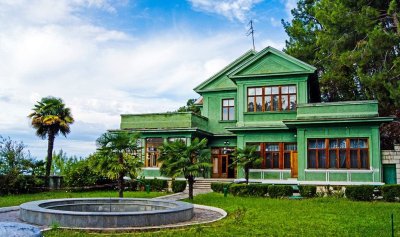 Дача Сталина в Сочи: тайны «Зелёной рощи» и необычный маршрут по Новой Мацесте